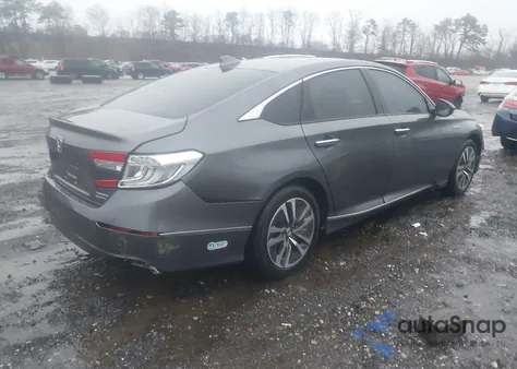 2018 Honda Accord Hybrid Touring z USA, uszkodzony, nr VIN 1HGCV3F96JA015945